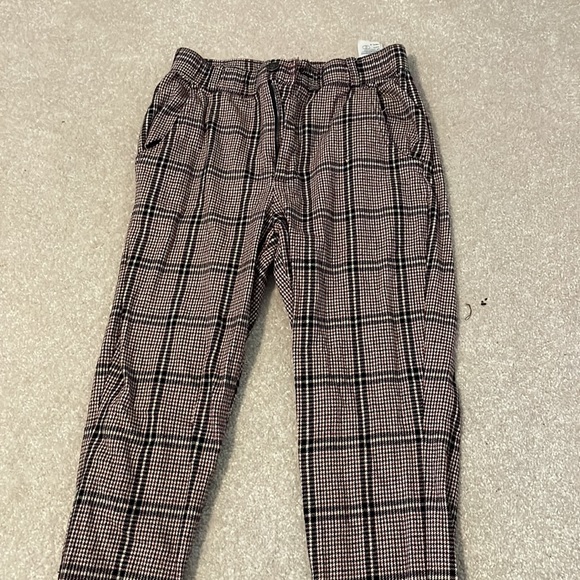 Hollister Ultra High Rise Pants - Picture 3 of 3